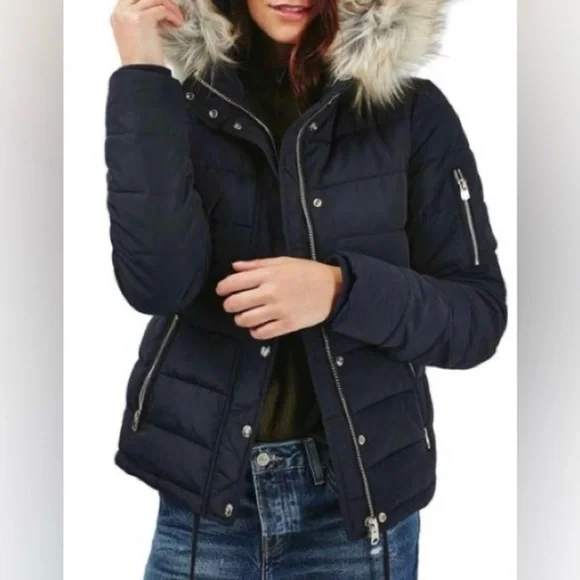 Topshop bomber with huge faux fur hood! - Picture 2 of 8